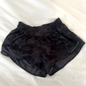 black camo lululemon 2.5 inch!!